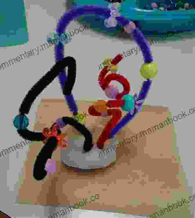 A Pipe Cleaner Sculpture 10 Minute Art Projects (10 Minute Makers)